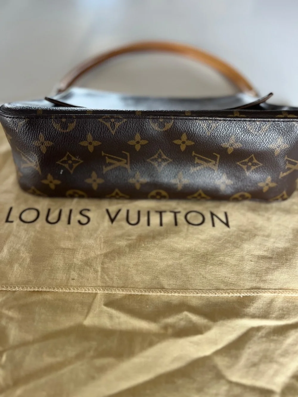 Louis Vuitton excellent louis